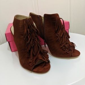 NWT Chinese Laundry Brown Suede Stiletto Booties